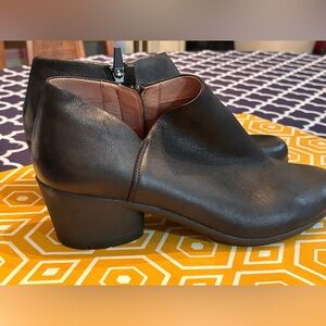 Dansko black leather comfort bootie. 9